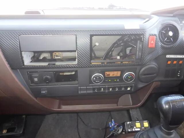 日野レンジャーコンテナ専用車増トン（6t・8t）[写真13]