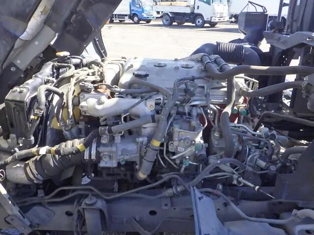 日野レンジャーコンテナ専用車増トン（6t・8t）[写真24]