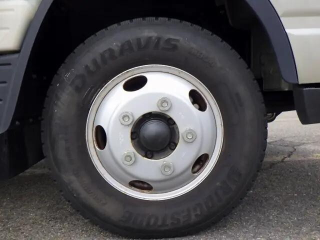 三菱ふそうキャンター平ボディ小型（2t・3t）[写真15]