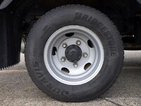 三菱ふそうキャンター平ボディ小型（2t・3t）[写真17]