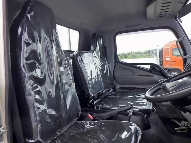 三菱ふそうキャンター平ボディ小型（2t・3t）[写真31]