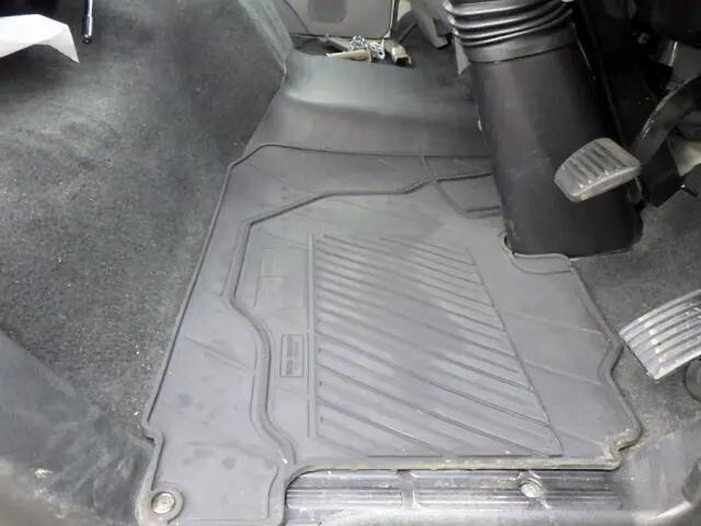 三菱ふそうキャンター平ボディ小型（2t・3t）[写真36]