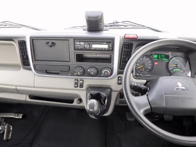 三菱ふそうキャンター平ボディ小型（2t・3t）[写真37]