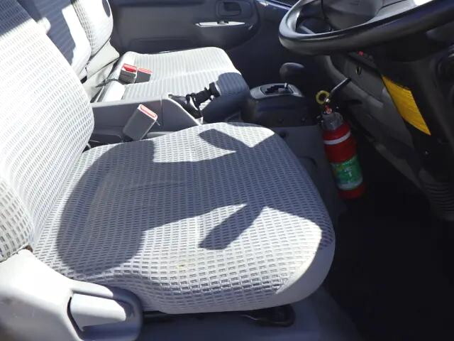 日野デュトロアルミウイング小型（2t・3t）[写真38]