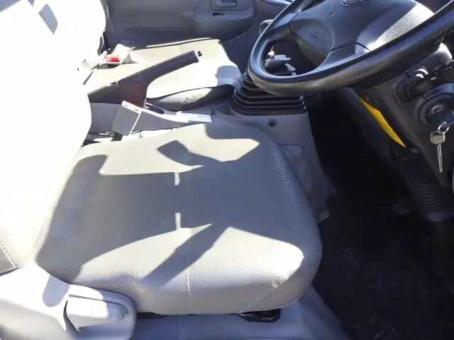 日野デュトロ平ボディ小型（2t・3t）[写真35]