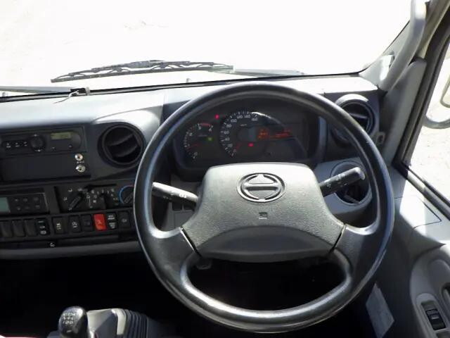 日野デュトロ冷凍車（冷蔵車）小型（2t・3t）[写真11]