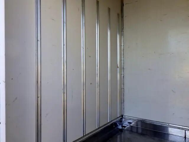 日野デュトロ冷凍車（冷蔵車）小型（2t・3t）[写真33]