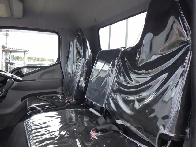 三菱ふそうキャンター平ボディ小型（2t・3t）[写真10]