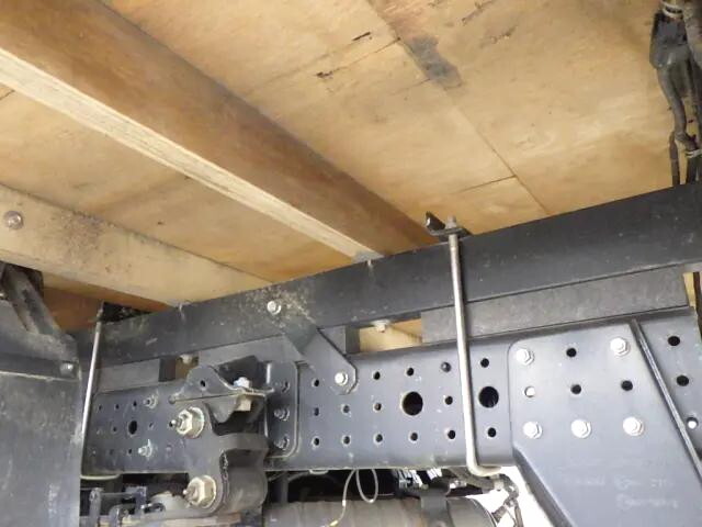 三菱ふそうキャンター平ボディ小型（2t・3t）[写真22]