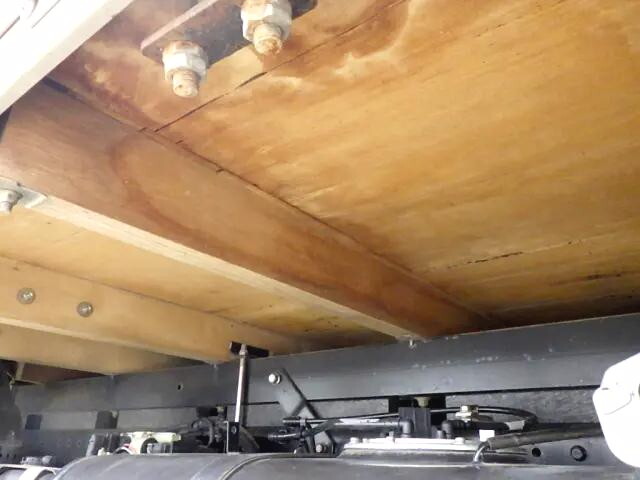 三菱ふそうキャンター平ボディ小型（2t・3t）[写真24]