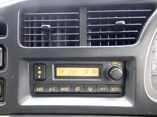 いすゞギガアルミウイング大型（10t）[写真17]