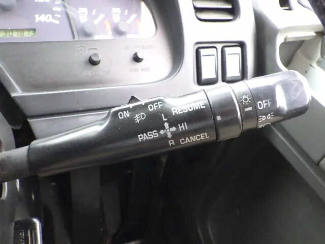 いすゞギガアルミウイング大型（10t）[写真18]