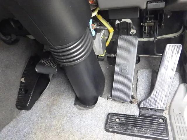 いすゞギガアルミウイング大型（10t）[写真19]