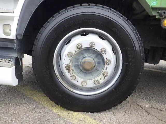 いすゞギガアルミウイング大型（10t）[写真21]