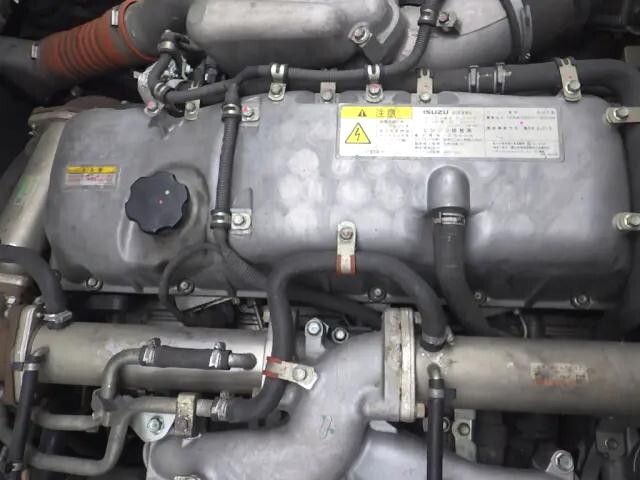 いすゞギガアルミウイング大型（10t）[写真28]