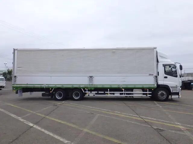 いすゞギガアルミウイング大型（10t）[写真06]