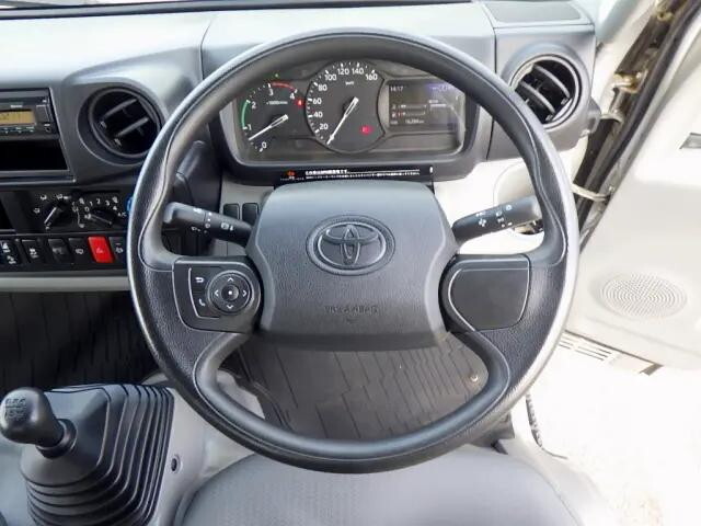 トヨタダイナ平ボディ小型（2t・3t）[写真13]