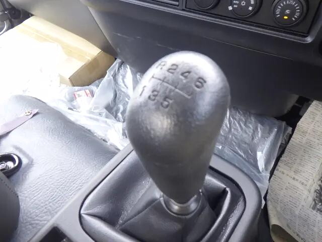 三菱ふそうファイターコンテナ専用車中型（4t）[写真12]