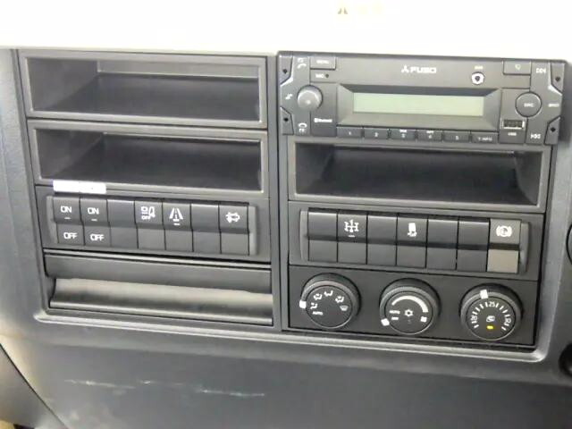 三菱ふそうファイターコンテナ専用車中型（4t）[写真17]