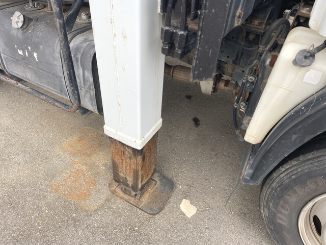 日野デュトロ穴掘建柱車小型（2t・3t）[写真13]