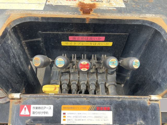 日野デュトロ穴掘建柱車小型（2t・3t）[写真14]