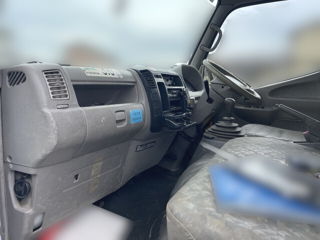 日野デュトロ穴掘建柱車小型（2t・3t）[写真29]