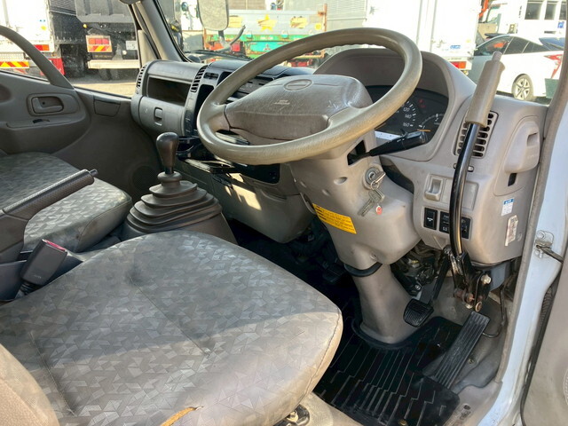 日野デュトロ穴掘建柱車小型（2t・3t）[写真37]