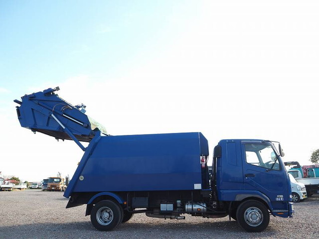 三菱ふそうファイターパッカー車（塵芥車）中型（4t）[写真06]
