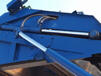 三菱ふそうファイターパッカー車（塵芥車）中型（4t）[写真10]