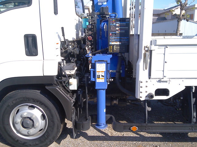 いすゞフォワードクレーン4段中型（4t）[写真10]