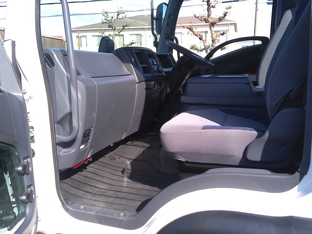 いすゞフォワードクレーン4段中型（4t）[写真34]