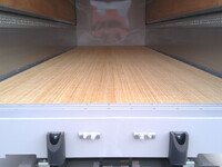 いすゞフォワードアルミウイング中型（4t）[写真21]