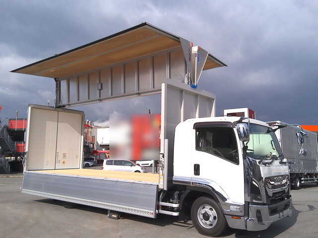 いすゞフォワードアルミウイング中型（4t）[写真03]