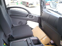 いすゞフォワードアルミウイング中型（4t）[写真31]