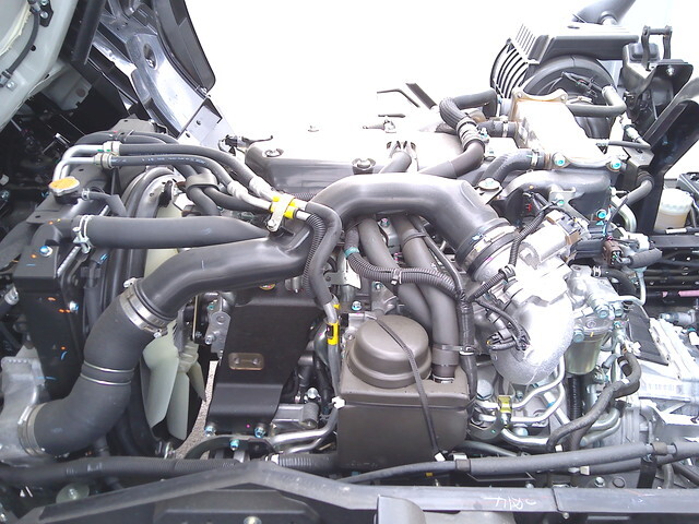 いすゞフォワードアルミウイング中型（4t）[写真35]