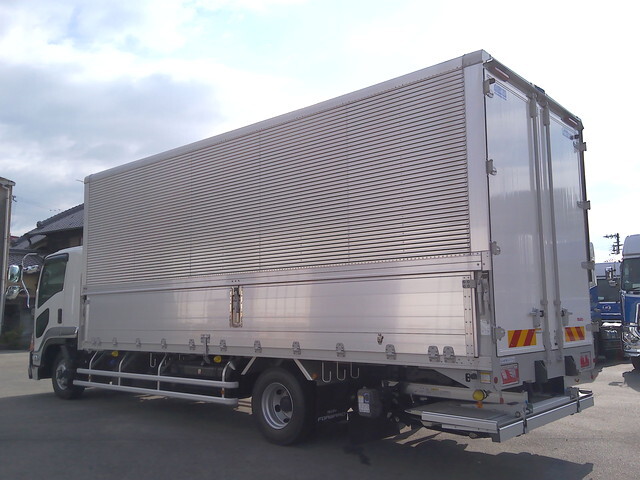 いすゞフォワードアルミウイング中型（4t）[写真04]