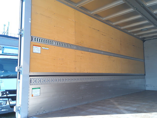 いすゞフォワードアルミウイング中型（4t）[写真19]