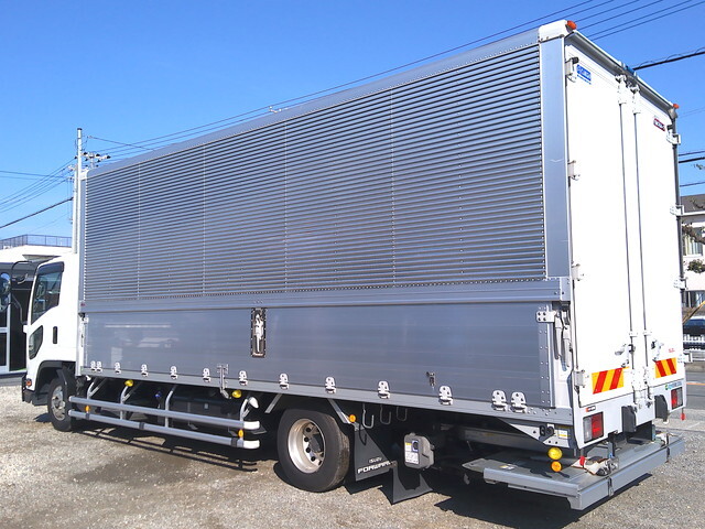 いすゞフォワードアルミウイング中型（4t）[写真04]