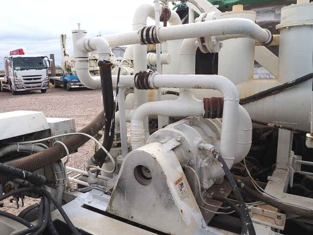 三菱ふそうファイター汚泥吸引車中型（4t）[写真15]