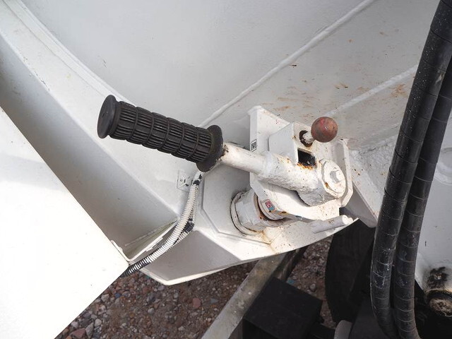 三菱ふそうファイター汚泥吸引車中型（4t）[写真17]