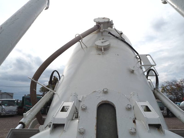 三菱ふそうファイター汚泥吸引車中型（4t）[写真22]