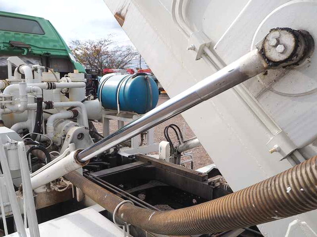 三菱ふそうファイター汚泥吸引車中型（4t）[写真23]