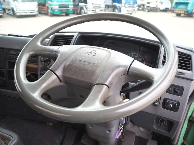 三菱ふそうファイター汚泥吸引車中型（4t）[写真38]