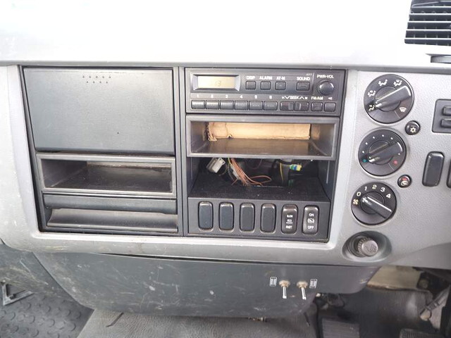 三菱ふそうファイター汚泥吸引車中型（4t）[写真39]