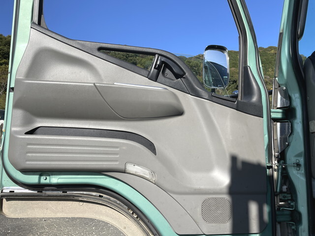 三菱ふそうキャンタークレーン4段小型（2t・3t）[写真29]