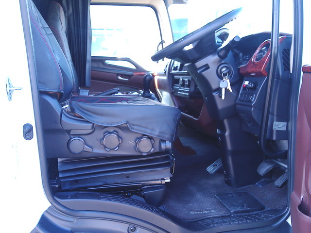 日野レンジャー冷凍車（冷蔵車）中型（4t）[写真32]