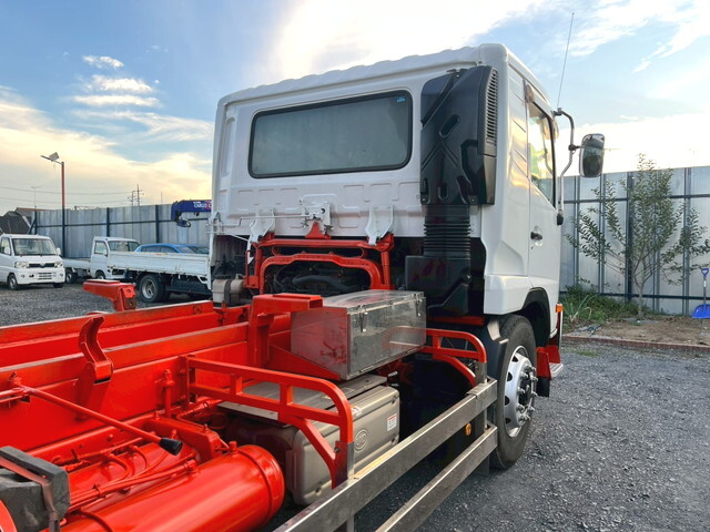 UDトラックスコンドル深ダンプ（土砂禁ダンプ）増トン（6t・8t）[写真15]