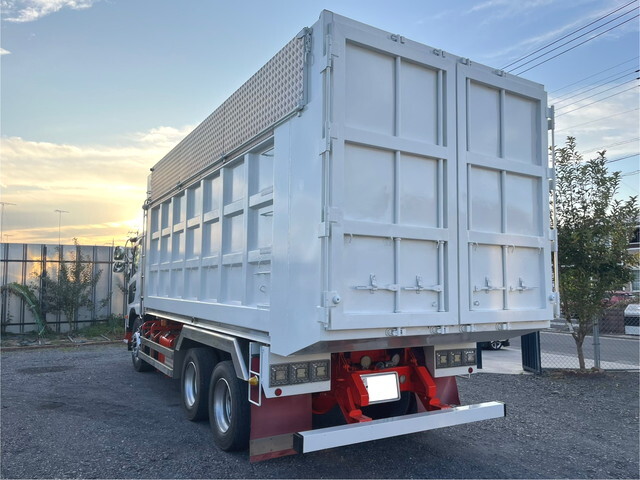 UDトラックスコンドル深ダンプ（土砂禁ダンプ）増トン（6t・8t）[写真02]