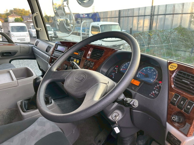 UDトラックスコンドル深ダンプ（土砂禁ダンプ）増トン（6t・8t）[写真29]