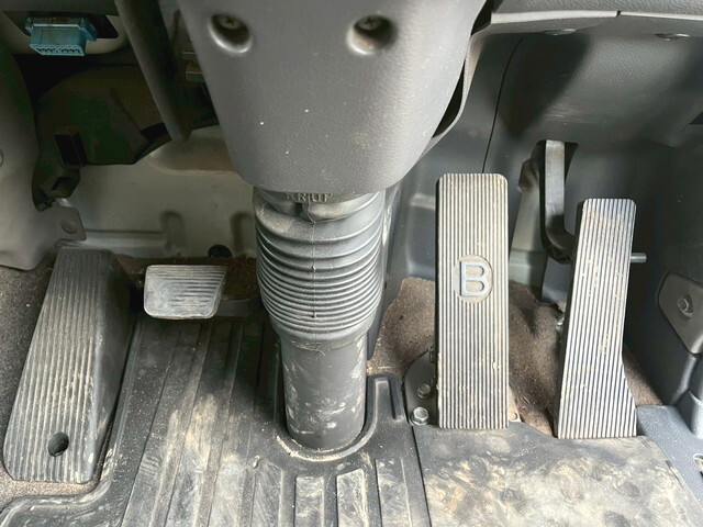 UDトラックスコンドル深ダンプ（土砂禁ダンプ）増トン（6t・8t）[写真35]